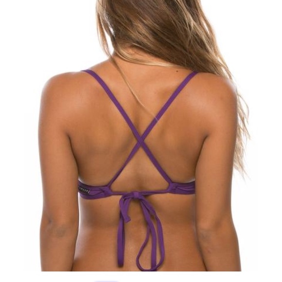 Jolyn triangle vent top - Picture 3 of 3